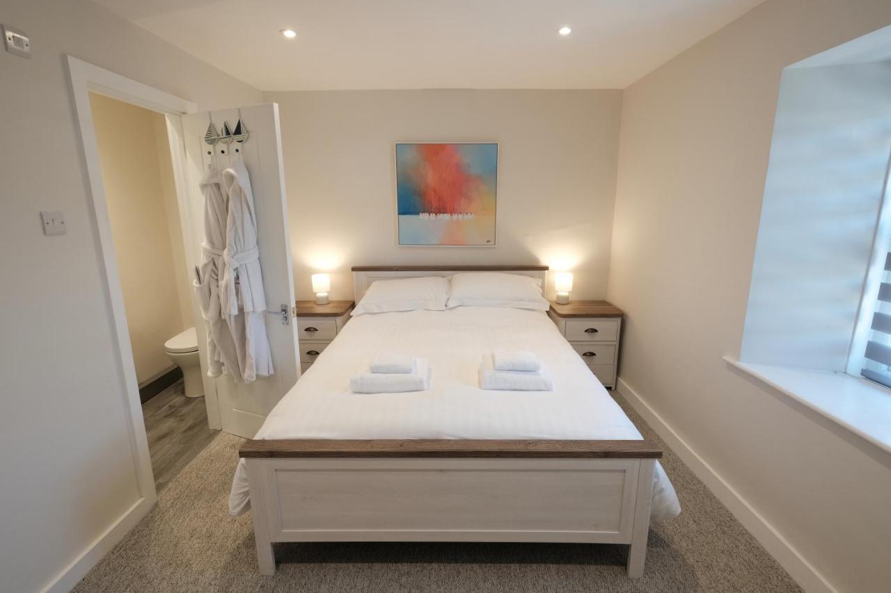 Newly Renovated Cottage With Hot Tub 포트리스 외부 사진
